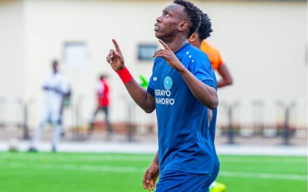 Rayon Sports has close on Police FC's Didier Mugisha 