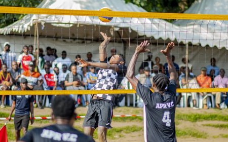 Abakinnyi ba APR begukanye Shampiyona ya Volleyball ikinirwa ku Mucanga (Amafoto)