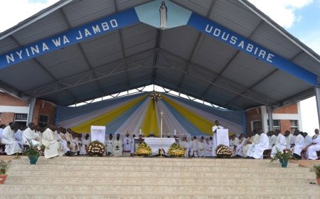 Abapadiri bo muri Diyosezi ya Gikongoro bahinduriwe Paruwase bakoreragamo