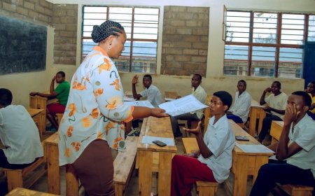 Ibazamini bya Leta bisoza 'Amashuri yisumbuye' byakozwe n'abasaga 255,000