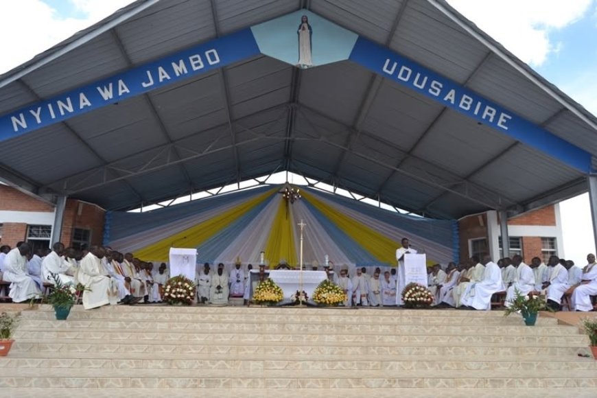 Abapadiri bo muri Diyosezi ya Gikongoro bahinduriwe Paruwase bakoreragamo