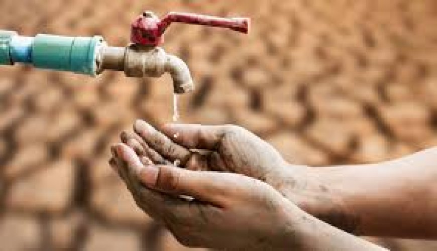 Gakenke – Muhondo: Amazi yabaye ingume, bafungura Robine hakaza Ibitonyanga bivanze n'Ivumbi