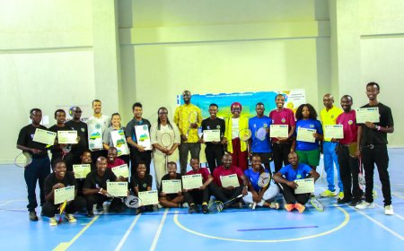 Amafoto: Federasiyo ya Badminton yungutse 'abasifuzi n'abategura amarushanwa' bashya