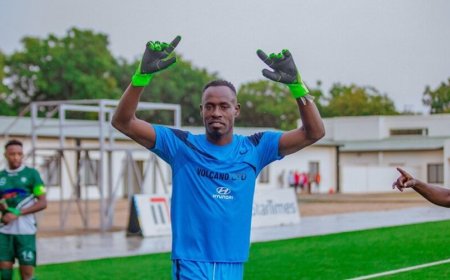 Sebwato wifuzwa na APR FC yongereye amasezerano y'Umwaka muri Mukura