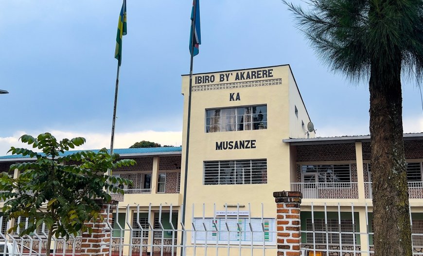 Musanze: Barasaba inzego zibishinzwe kubafasha kubona  Impamyabumenyi zabo zaburiwe irengero
