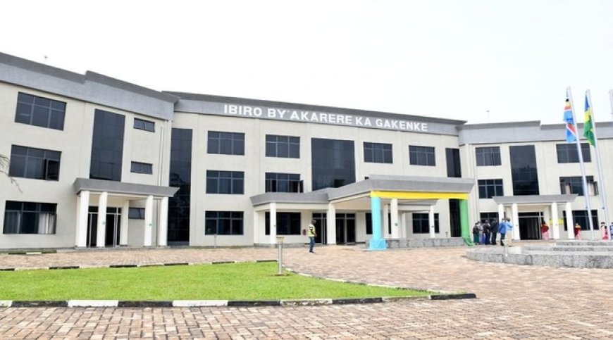 Gakenke: Amashuri yose yasabwe kwitegura kwambara 'Impuzankano ihuriweho'