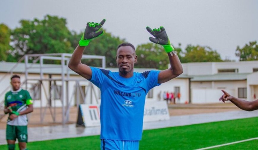 Sebwato wifuzwa na APR FC yongereye amasezerano y'Umwaka muri Mukura