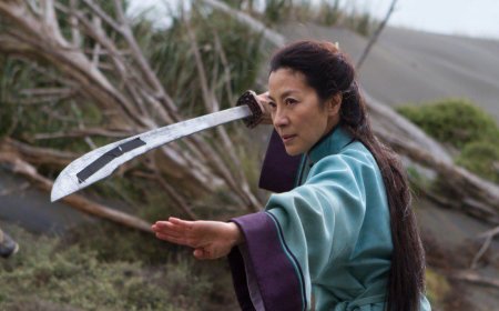 Amafoto: Michelle Yeoh wakinnye Filime zirimo 'Hidden Dragon' ari i Kigali
