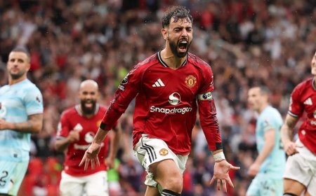 Manchester United have “held talks” over the sale of Bruno Fernandes
