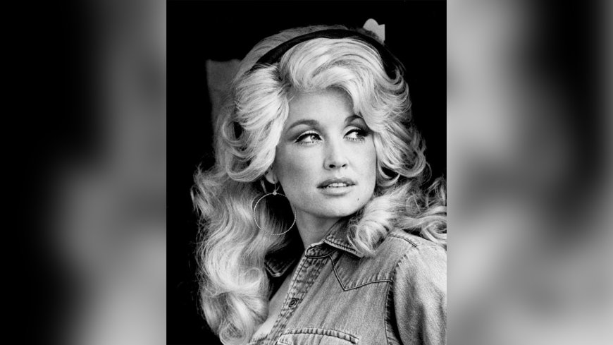 Umuhanzi “Dolly Parton” ararembye