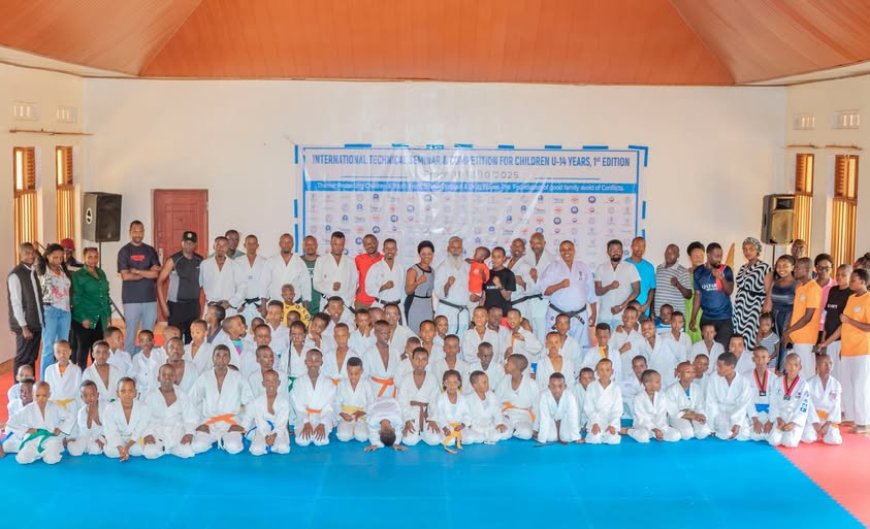 Karate: FERWAKA yashimiye “The Vision Karate na Flying Eagles” bateguye Irushanwa ry'Abato