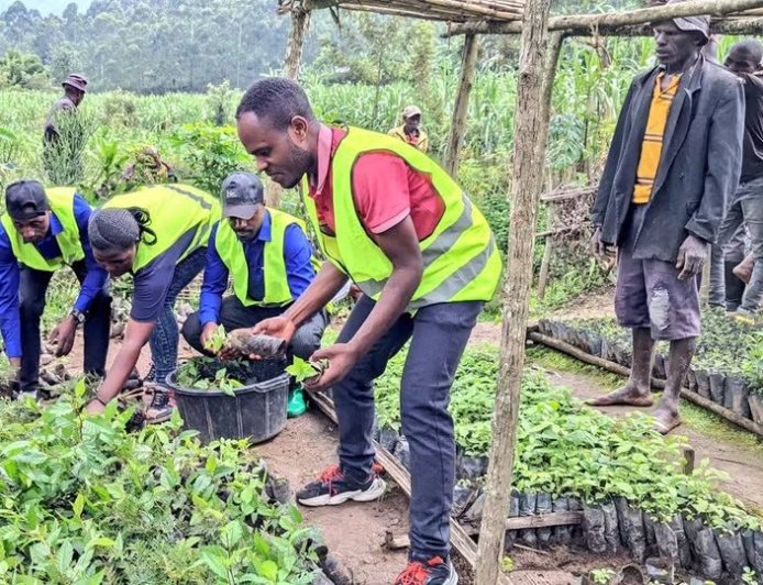 Gakenke: Urubyiruko rwasabwe kugira uruhare mu kubungabunga Ibidukikije