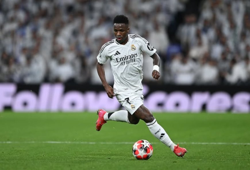 Man Utd and Liverpool monitor Vinícius Jr situation
