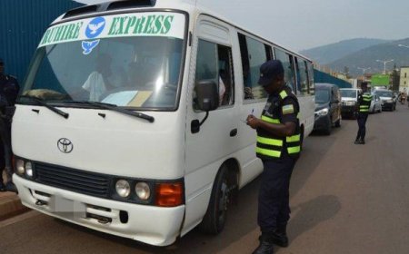 Rwanda: Guhanirwa gukoresha Telefone utwaye Imodoka ukoresheje “Hands-Free” bigiye gukurwaho