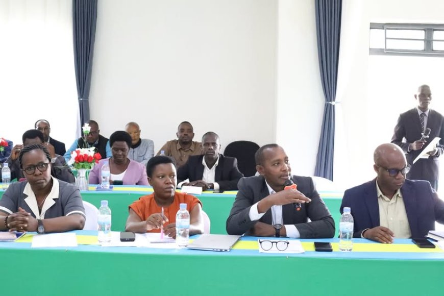 Gakenke: Frank Gatera yasabye Abajyanama gufata imyanzuro iri mu nyungu z'abaturage