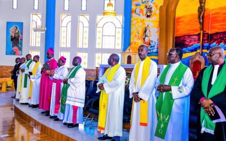 AMAFOTO: Icyumweru ngarukamwaka cyo gusengera ubumwe bw'Abemera Kirisitu mu Rwanda cyatangirijwe i Muhanga