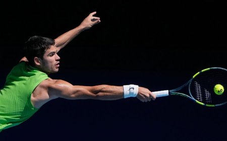 Australian Open: Alcaraz outlasts Zverev after 5 hours 27 minutes in record-breaking Semi-Final