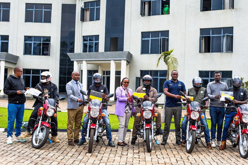 Abavuzi b'Amatungo mu Karere ka Gakenke bahawe Moto