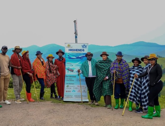 HIGHENDS TOURS & TRAVEL yafashije Urubyiruko gusura Ubukerarugendo bushingiye ku Nka bukorerwa mu Bigogwe