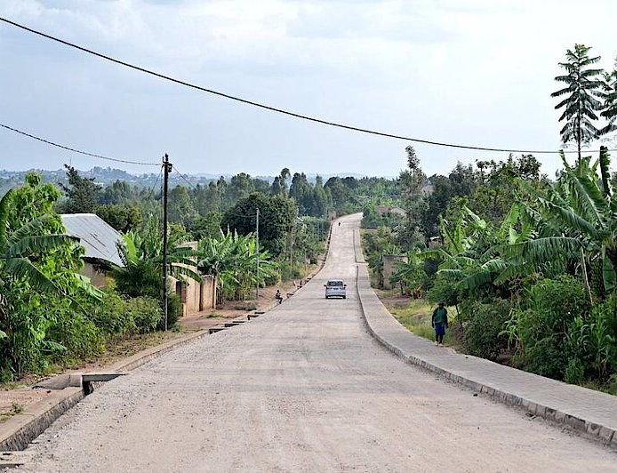 Ruhango : Imirimo yo kubaka Umuhanda ‘Kibingo-Karambo-Buhoro’ igeze kuri 80%