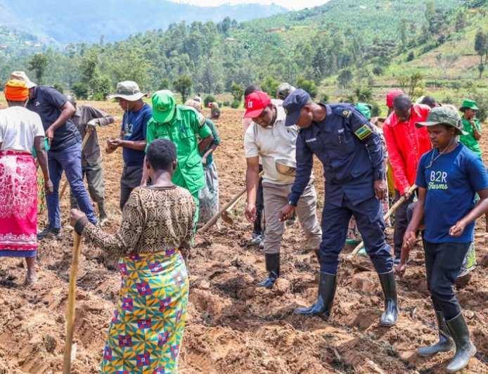 Gakenke: Bakanguriwe gushinganisha ibihingwa mu kwirinda ingaruka z’imindagurikire y’ibihe