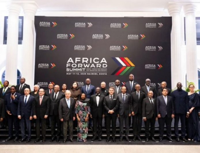 Afurika yagowe n’amahitamo hagati y’Ubufaransa na Museveni