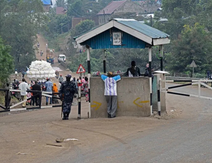 Ebola yasunikiye Uganda gufunga Imipaka iyihuza na DR—Congo