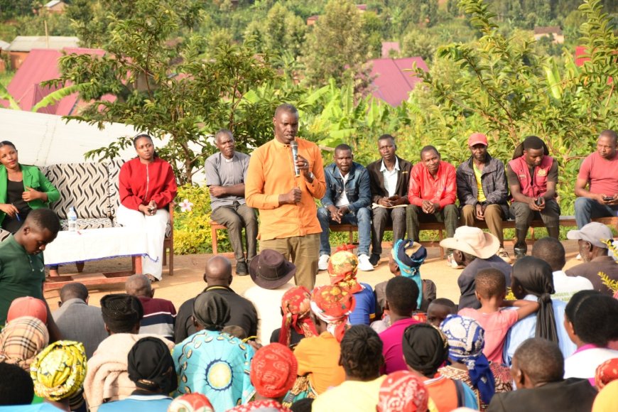 Nyamagabe: Niyomwungeri yatangije Sisitemu ‘Mbaza’, asaba abaturage kwita ku mibereho