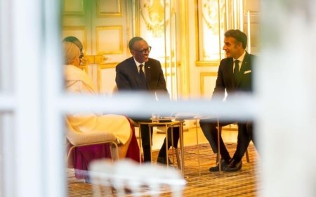 Macron yakiriye Perezida Kagame na Madamu Jeannette Kagame muri Champs-Élysées (Amafoto)