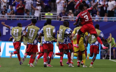 Cape Verde edge closer to knockouts after holding Uruguay