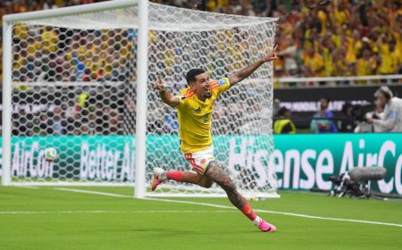 Muñoz sends Colombia into World Cup knockouts as DR Congo battle bravely