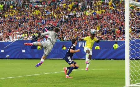Vinicius brace powers Brazil past Scotland into World Cup knockouts