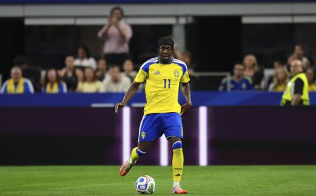 Maeda, Elanga goals send Japan and Sweden into World Cup knockouts