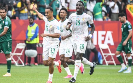 Senegal keep World Cup dream alive with five-star rout of Iraq