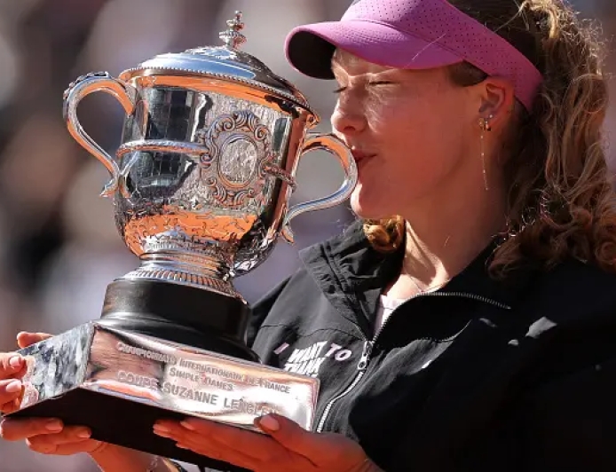 Andreeva beats Chwalinska to win French Open and  first Grand Slam