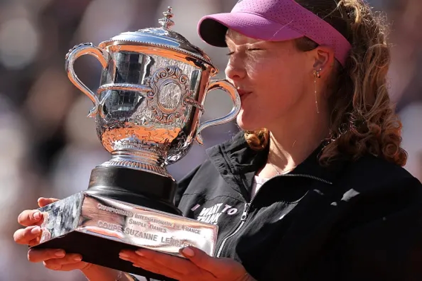 Andreeva beats Chwalinska to win French Open and  first Grand Slam