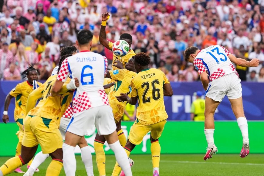 Croatia edge Ghana to reach World Cup knockout stage
