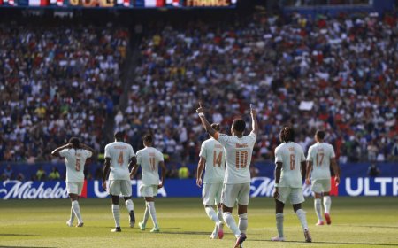 France ease past Morocco to reach third straight World Cup semi-final