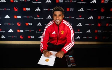 Manchester United sign Andrey Santos from Chelsea in £50m deal