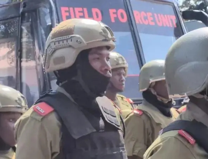 Tanzaniya: Polisi n’Abasirikare bakwijwe igihugu cyose mu gihe hitezwe imyigaragambyo simusiga