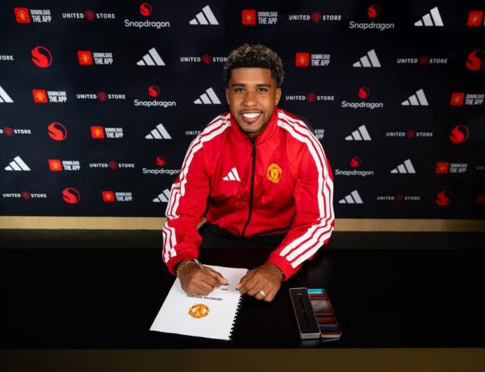 Manchester United sign Andrey Santos from Chelsea in £50m deal