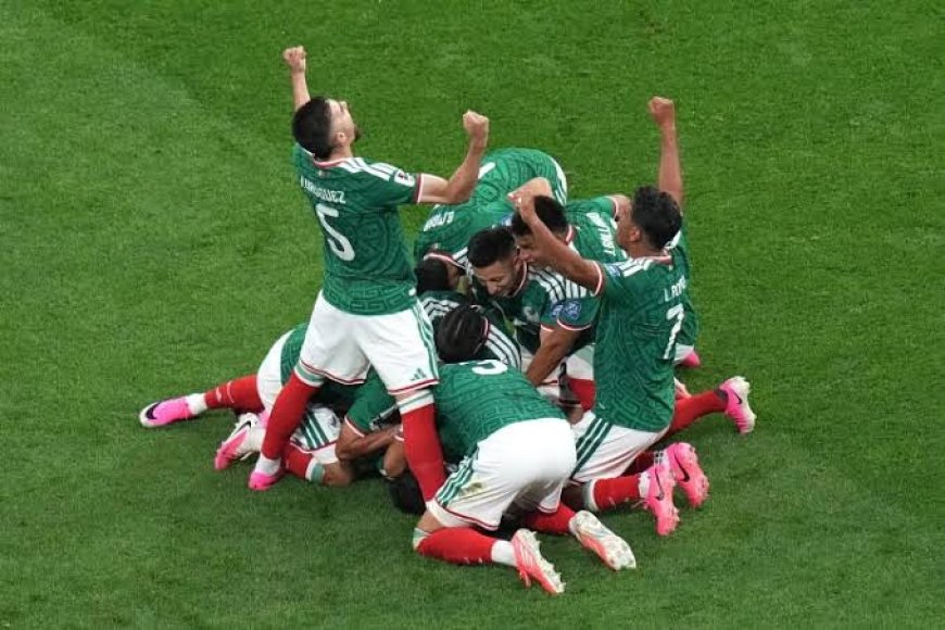 Mexico end 40-year knockout drought with convincing victory over Ecuador