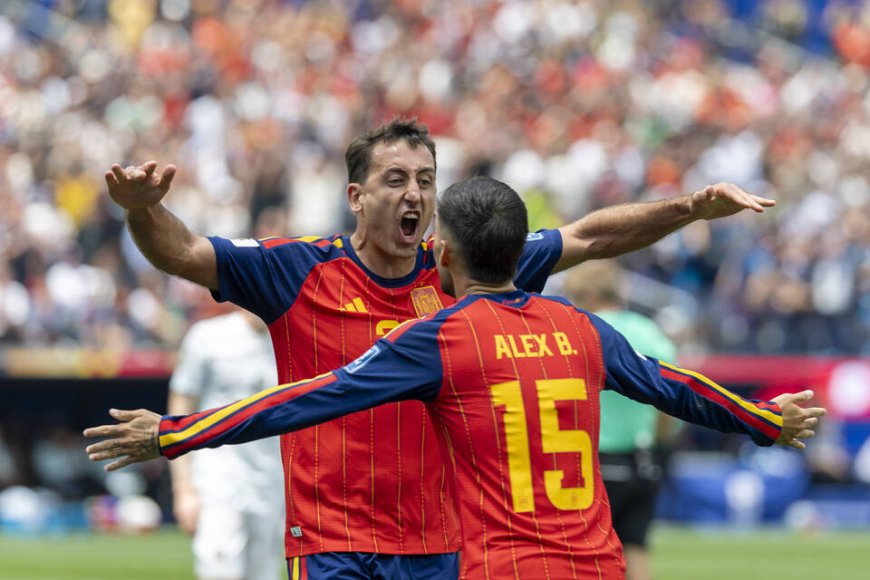 Oyarzabal’s brace sends Spain into World Cup last 16 (Photos)