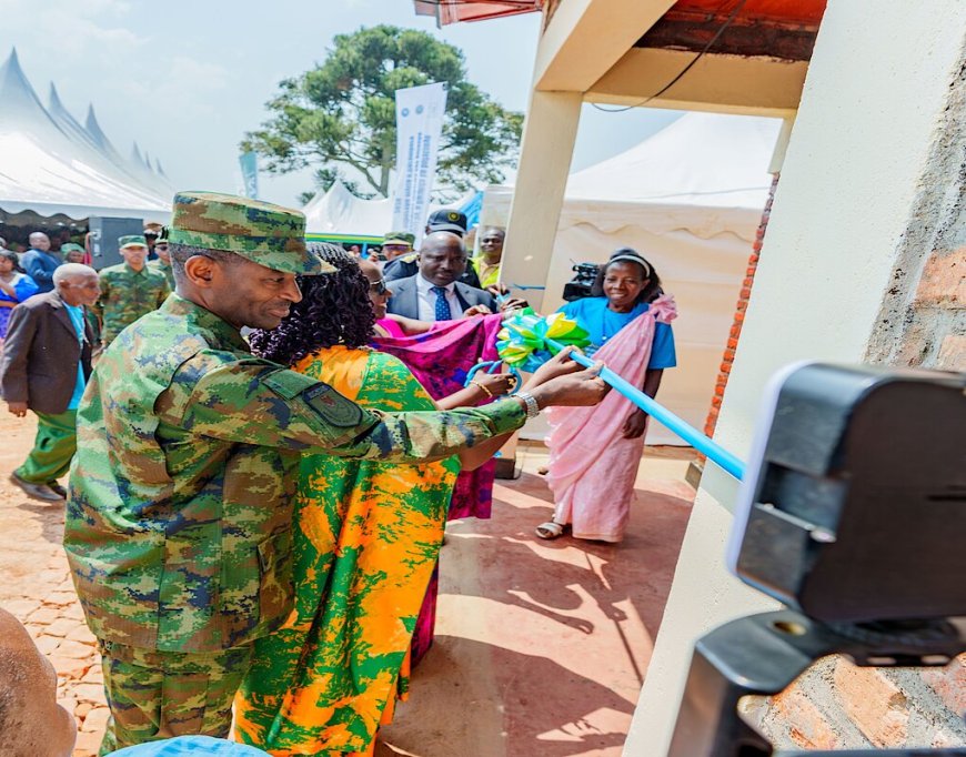 RDF na RNP bubakiye inzu imiryango 12 yo mu Karere ka Gakenke (Amafoto)