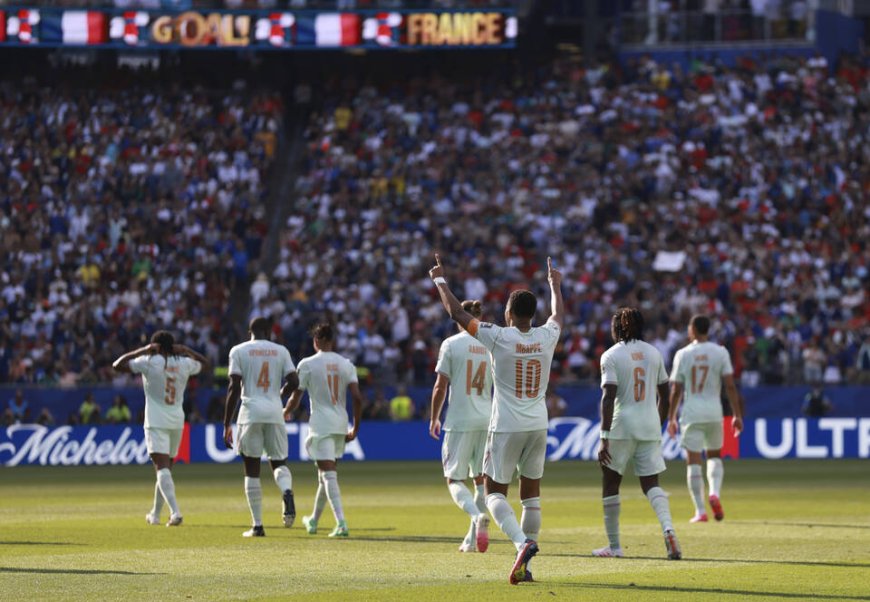 France ease past Morocco to reach third straight World Cup semi-final