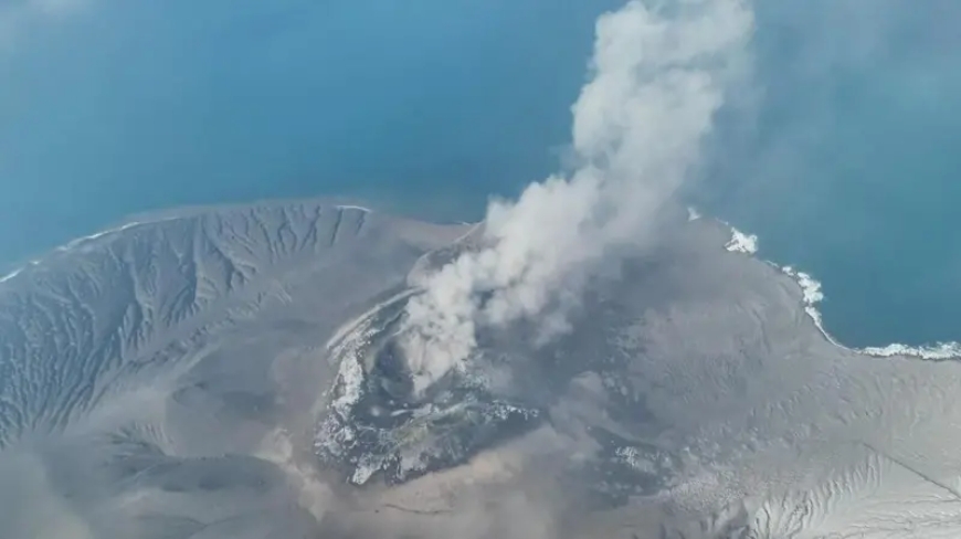 Indonesia’s Anak Krakatau eruption disrupts regional Air travel